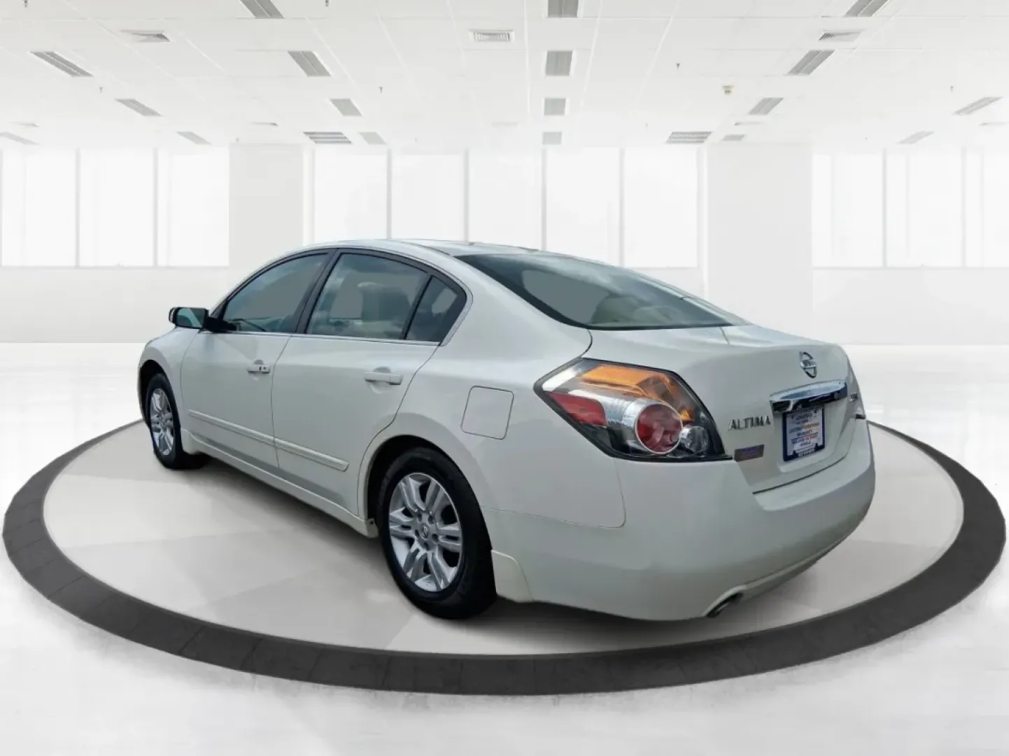 2012 Nissan Altima 2.5 S (1N4AL2APXCN) with an 2.5L I-4 DOHC engine, located at 1951 S Dayton Lakeview Rd., New Carlisle, OH, 45344, (937) 908-9800, 39.890999, -84.050255 - **Explore the Open Road with the 2012 Nissan Altima Perfect for Your Lifestyle!**<br /> <br /> Are you on the lookout for a reliable and stylish sedan that perfectly complements your active lifestyle? Look no further than this stunning 2012 Nissan Altima 2.5 S, available now at Advantage Car and Cr - Photo#4