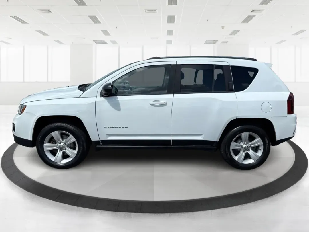 2014 Jeep Compass Sport (1C4NJDBB4ED) with an 2.4L I-4 DOHC engine, located at 1230 East Main St, Xenia, OH, 45385, (937) 908-9800, 39.688026, -83.910172 - **Experience Adventure with the 2014 Jeep Compass Sport at Advantage Car and Credit Xenia!** <br /> <br /> Are you ready to embrace the open road with a vehicle that combines comfort, capability, and style? The 2014 Jeep Compass Sport, available at Advantage Car and Credit in Xenia, Ohio, is the pe - Photo#5