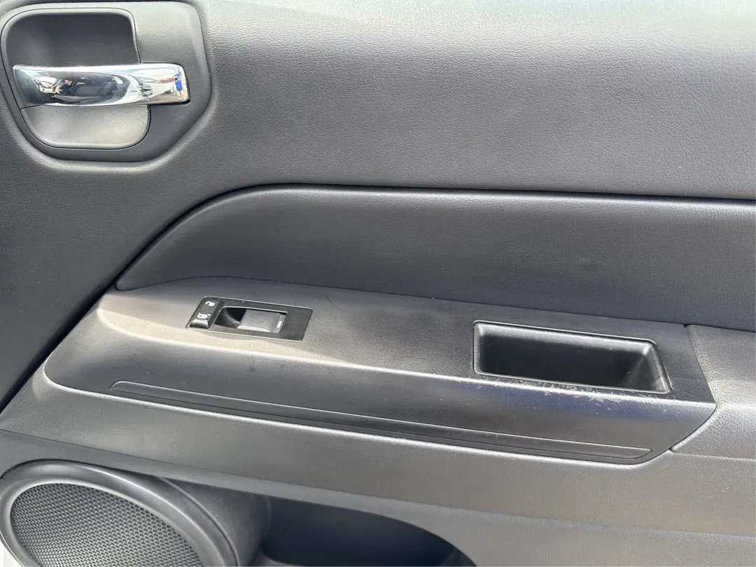 2014 Jeep Compass Sport (1C4NJDBB4ED) with an 2.4L I-4 DOHC engine, located at 1230 East Main St, Xenia, OH, 45385, (937) 908-9800, 39.688026, -83.910172 - **Experience Adventure with the 2014 Jeep Compass Sport at Advantage Car and Credit Xenia!** <br /> <br /> Are you ready to embrace the open road with a vehicle that combines comfort, capability, and style? The 2014 Jeep Compass Sport, available at Advantage Car and Credit in Xenia, Ohio, is the pe - Photo#20