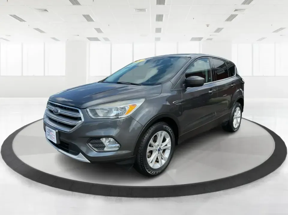 2017 Ford Escape SE (1FMCU0GD7HU) with an 1.5L L4 DOHC 16V engine, 6A transmission, located at 1099 N County Rd 25A, Troy, OH, 45373, (937) 908-9800, 40.057079, -84.212883 - **Experience Life on the Move with the 2017 Ford Escape SE at Advantage Car and Credit - Troy!**<br /> <br /> Are you ready to elevate your lifestyle with a versatile SUV that's perfect for family outings and weekend adventures? Look no further than the 2017 Ford Escape SE, available at Advantage Ca - Photo#8