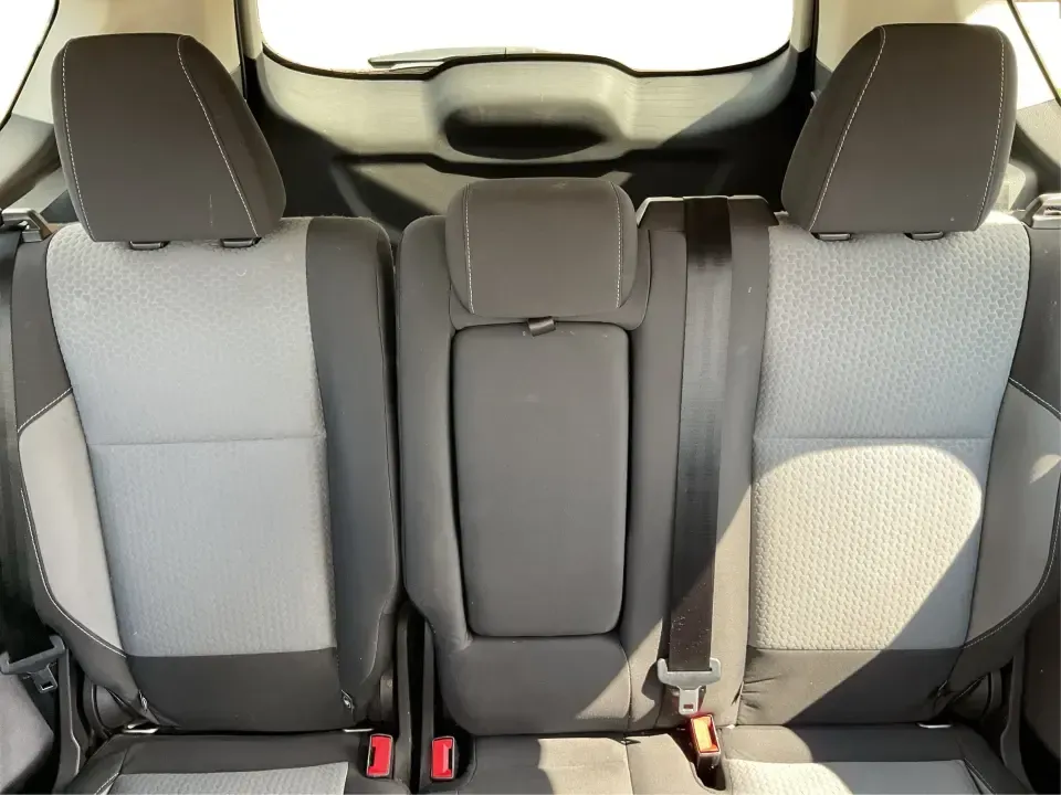 2017 Ford Escape SE (1FMCU0GD7HU) with an 1.5L L4 DOHC 16V engine, 6A transmission, located at 1099 N County Rd 25A, Troy, OH, 45373, (937) 908-9800, 40.057079, -84.212883 - **Experience Life on the Move with the 2017 Ford Escape SE at Advantage Car and Credit - Troy!**<br /> <br /> Are you ready to elevate your lifestyle with a versatile SUV that's perfect for family outings and weekend adventures? Look no further than the 2017 Ford Escape SE, available at Advantage Ca - Photo#14