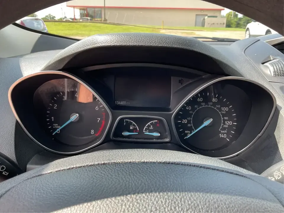 2017 Ford Escape SE (1FMCU0GD7HU) with an 1.5L L4 DOHC 16V engine, 6A transmission, located at 1099 N County Rd 25A, Troy, OH, 45373, (937) 908-9800, 40.057079, -84.212883 - **Experience Life on the Move with the 2017 Ford Escape SE at Advantage Car and Credit - Troy!**<br /> <br /> Are you ready to elevate your lifestyle with a versatile SUV that's perfect for family outings and weekend adventures? Look no further than the 2017 Ford Escape SE, available at Advantage Ca - Photo#15