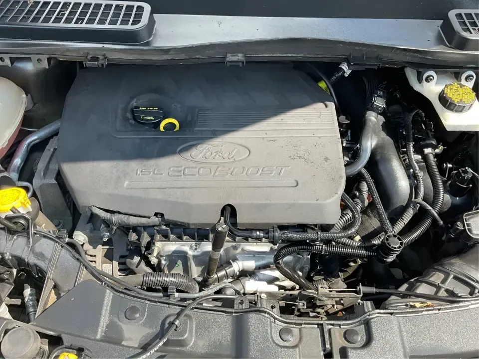 2017 Ford Escape SE (1FMCU0GD7HU) with an 1.5L L4 DOHC 16V engine, 6A transmission, located at 1184 Kauffman Ave, Fairborn, OH, 45324, (937) 908-9800, 39.807072, -84.030914 - **Experience Life on the Move with the 2017 Ford Escape SE at Advantage Car and Credit - Troy!**<br /> <br /> Are you ready to elevate your lifestyle with a versatile SUV that's perfect for family outings and weekend adventures? Look no further than the 2017 Ford Escape SE, available at Advantage Ca - Photo#11