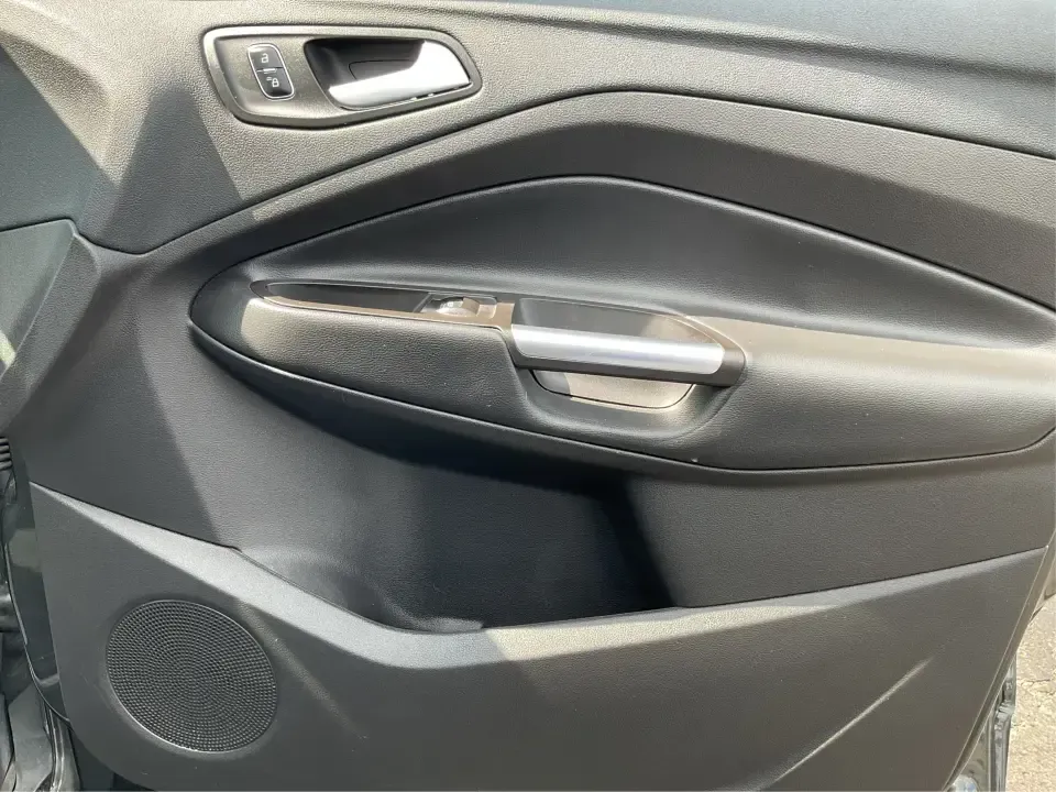 2017 Ford Escape SE (1FMCU0GD7HU) with an 1.5L L4 DOHC 16V engine, 6A transmission, located at 1184 Kauffman Ave, Fairborn, OH, 45324, (937) 908-9800, 39.807072, -84.030914 - **Experience Life on the Move with the 2017 Ford Escape SE at Advantage Car and Credit - Troy!**<br /> <br /> Are you ready to elevate your lifestyle with a versatile SUV that's perfect for family outings and weekend adventures? Look no further than the 2017 Ford Escape SE, available at Advantage Ca - Photo#20