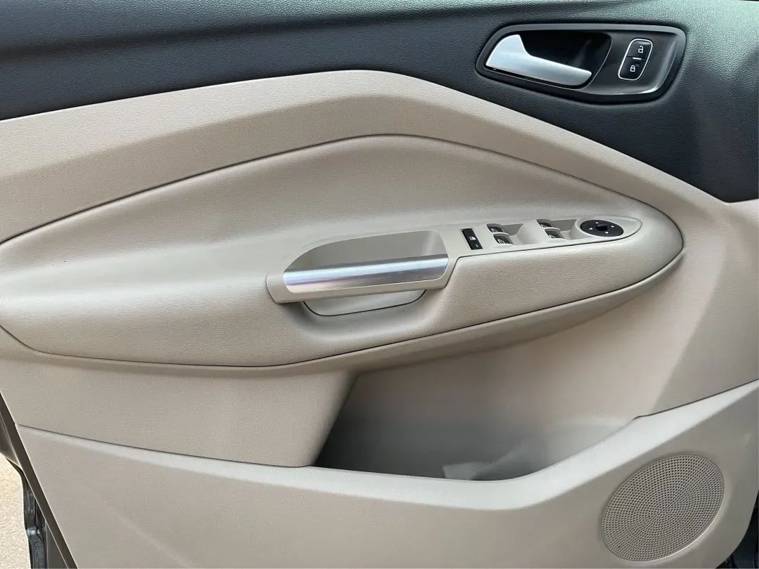 2017 Ford Escape SE (1FMCU9GD7HU) with an 1.5L L4 DOHC 16V engine, 6A transmission, located at 4508 South Dixie Dr, Moraine, OH, 45439, (937) 908-9800, 39.689976, -84.218452 - **Adventure Awaits With This 2017 Ford Escape SE! Perfect for Your Next Journey!**<br /> <br /> Are you ready to elevate your weekend getaways or daily commutes? The 2017 Ford Escape SE is the ideal SUV for those who crave versatility without sacrificing style. With a spacious interior, advanced saf - Photo#19