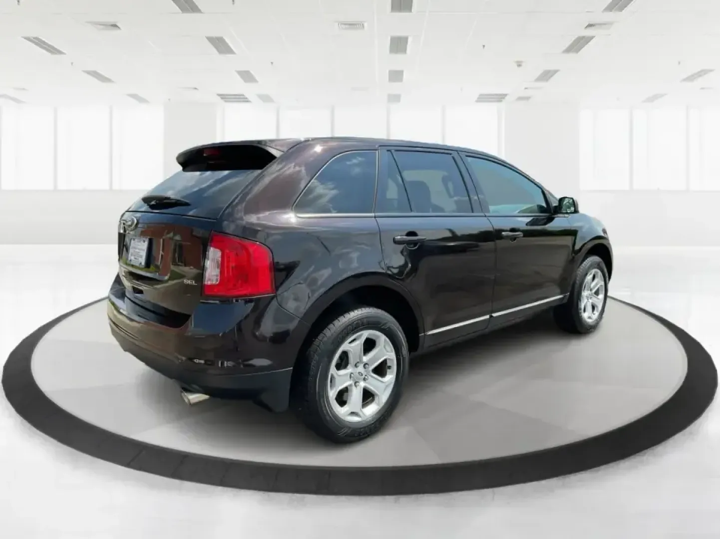 2013 Ford Edge SEL (2FMDK3JC0DB) with an 3.5L V6 DOHC 24V engine, 6-Speed Automatic transmission, located at 880 E. National Road, Vandalia, OH, 45377, (937) 908-9800, 39.891918, -84.183594 - **Explore New Horizons with the 2013 Ford Edge SEL Your Adventure Awaits!**<br /> <br /> Are you ready to elevate your daily commute or embark on weekend adventures with friends and family? The 2013 Ford Edge SEL is the versatile SUV that perfectly balances style, comfort, and capability, making it - Photo#2