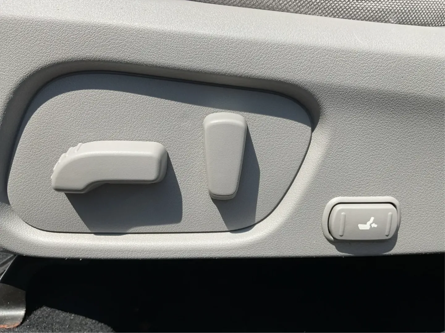 2014 Subaru Forester 2.5i Premium (JF2SJAGCXEH) with an 2.5L H-4 DOHC engine, located at 4508 South Dixie Dr, Moraine, OH, 45439, (937) 908-9800, 39.689976, -84.218452 - **Adventure Awaits: Drive Home in a 2014 Subaru Forester!** <br /> <br /> Are you ready to elevate your lifestyle with a reliable vehicle that can handle both your daily commute and weekend adventures? The 2014 Subaru Forester is the perfect blend of practicality and versatility, making it an ideal - Photo#17