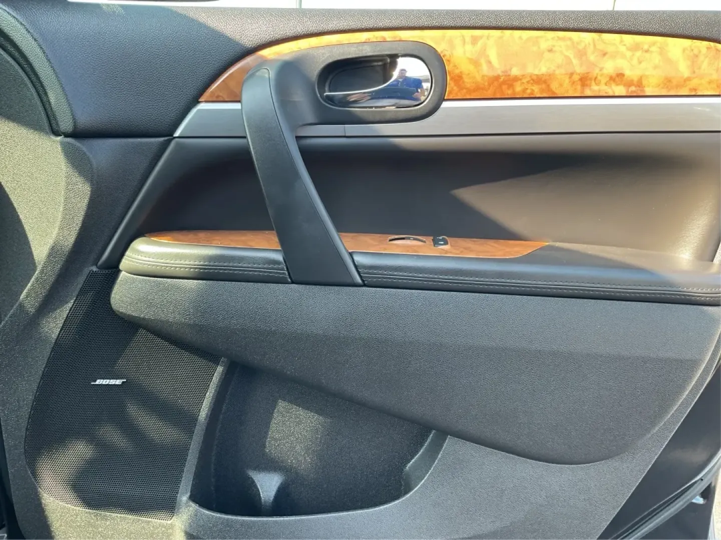 2010 Buick Enclave 2XL (5GALVCED3AJ) with an 3.6L V-6 gasoline direct injection engine, located at 4508 South Dixie Dr, Moraine, OH, 45439, (937) 908-9800, 39.689976, -84.218452 - **Experience the Ultimate Family Adventure with the 2010 Buick Enclave 2XL!**<br /> <br /> Are you ready for unforgettable family road trips or daily commutes that don't compromise on comfort? The 2010 Buick Enclave 2XL, available at Advantage Car and Credit in Moraine, OH, is your perfect companion - Photo#20