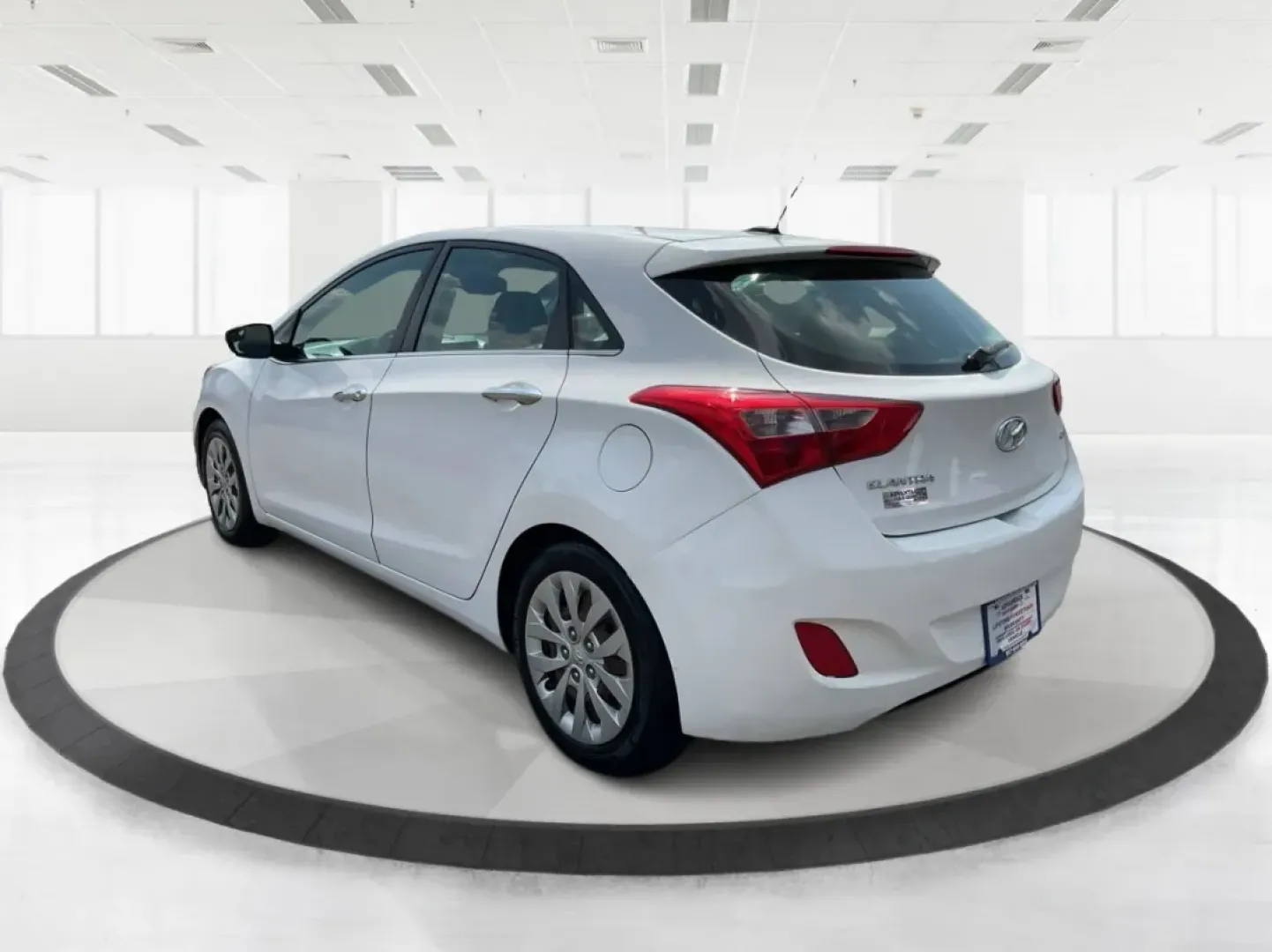 2017 Hyundai Elantra GT Base (KMHD35LH2HU) with an Other engine, located at 880 E. National Road, Vandalia, OH, 45377, (937) 908-9800, 39.891918, -84.183594 - **Discover the Perfect Commuter or Family Vehicle at Advantage Car and Credit - Piqua**<br /> <br /> Are you searching for a reliable vehicle that caters to your daily commute or weekend family adventures? Look no further than this 2017 Hyundai Elantra GT, now available for purchase at Advantage Car - Photo#4