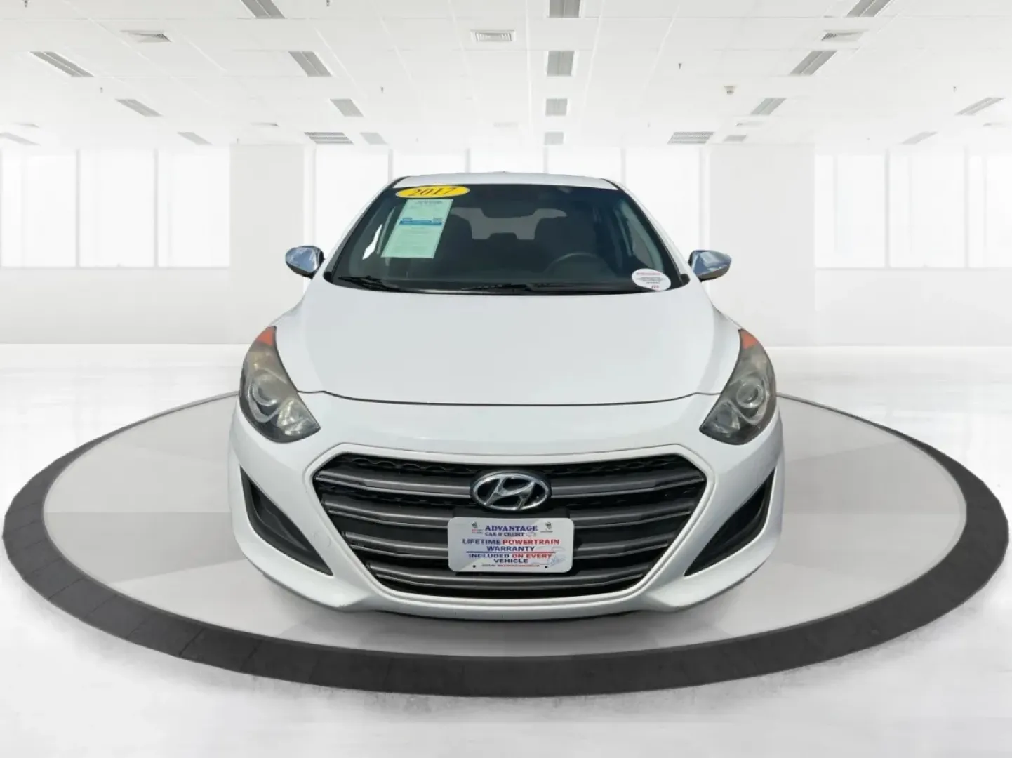 2017 Hyundai Elantra GT Base (KMHD35LH2HU) with an Other engine, located at 880 E. National Road, Vandalia, OH, 45377, (937) 908-9800, 39.891918, -84.183594 - **Discover the Perfect Commuter or Family Vehicle at Advantage Car and Credit - Piqua**<br /> <br /> Are you searching for a reliable vehicle that caters to your daily commute or weekend family adventures? Look no further than this 2017 Hyundai Elantra GT, now available for purchase at Advantage Car - Photo#7