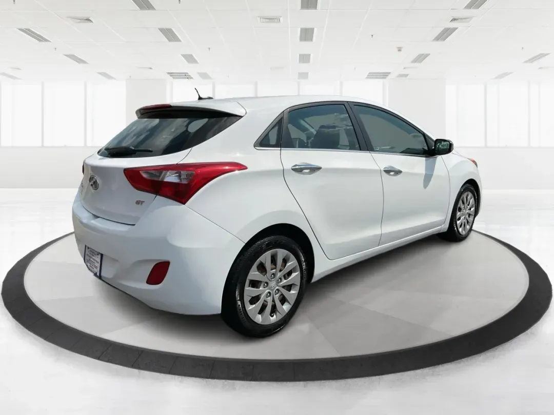 2017 Hyundai Elantra GT Base (KMHD35LH2HU) with an Other engine, located at 1184 Kauffman Ave, Fairborn, OH, 45324, (937) 908-9800, 39.807072, -84.030914 - **Discover the Perfect Commuter or Family Vehicle at Advantage Car and Credit - Piqua**<br /> <br /> Are you searching for a reliable vehicle that caters to your daily commute or weekend family adventures? Look no further than this 2017 Hyundai Elantra GT, now available for purchase at Advantage Car - Photo#2