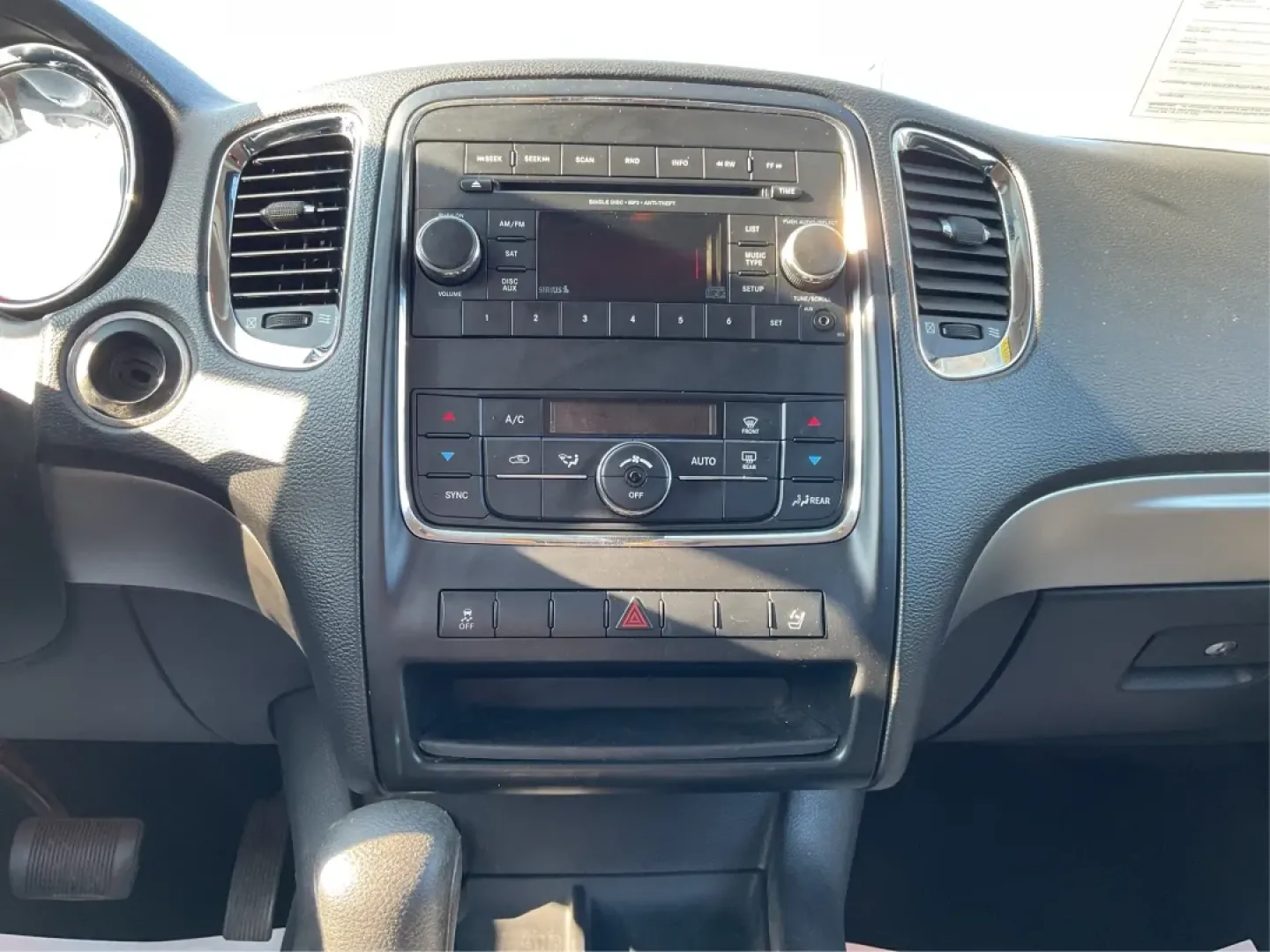 2013 Dodge Durango SXT (1C4RDJAG7DC) with an 3.6L V-6 DOHC engine, located at 8750 N County Rd 25A, Piqua, OH, 45356, (937) 908-9800, 40.164391, -84.232513 - **Discover Your Adventure with the 2013 Dodge Durango SXT at Advantage Car and Credit - Troy!**<br /> <br /> Are you in search of the perfect SUV to elevate your family outings, weekend adventures, or daily commutes? Look no further than the 2013 Dodge Durango SXT, where spaciousness meets versatili - Photo#13