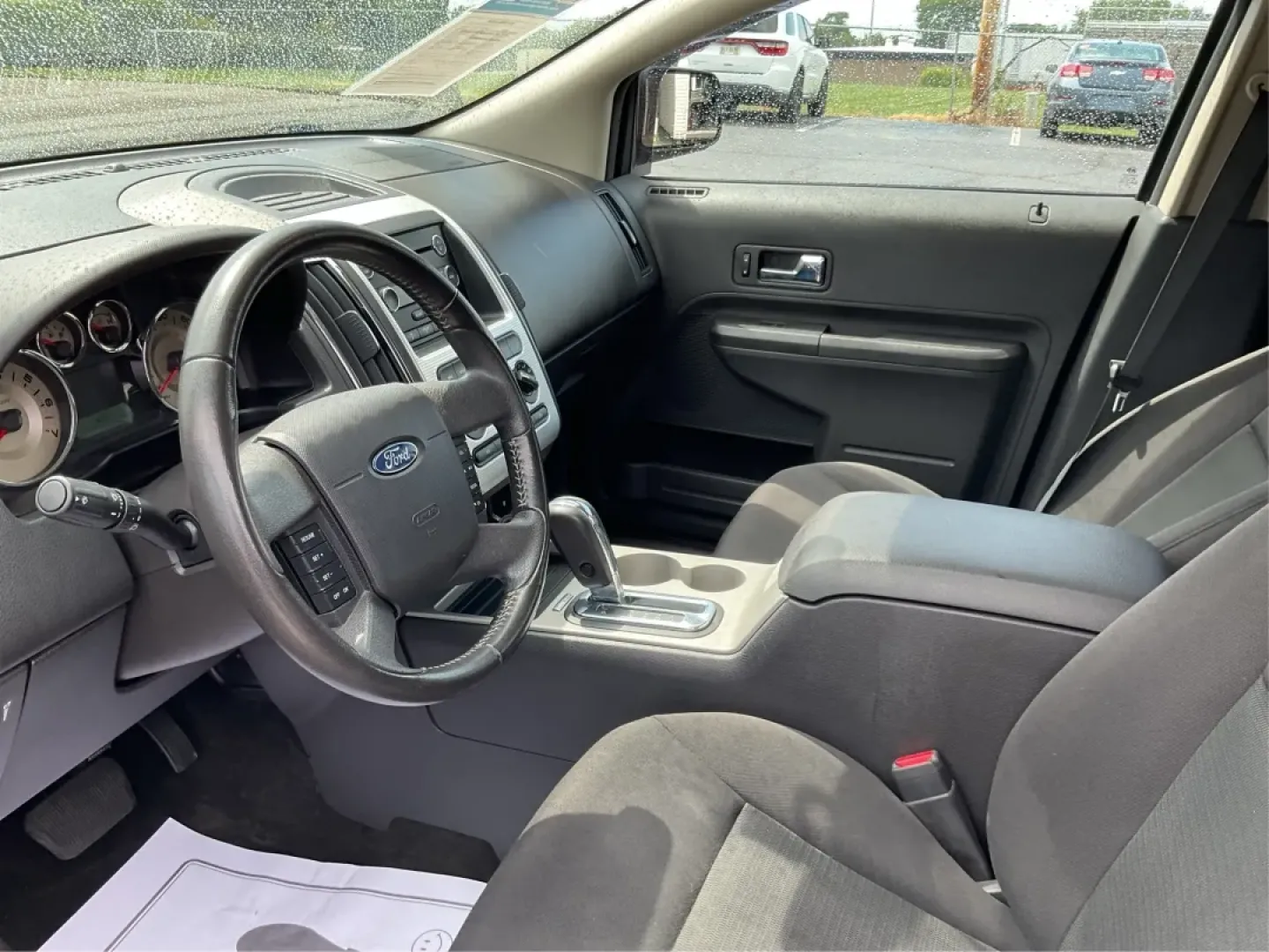 2010 Ford Edge SEL (2FMDK3JC4AB) with an Duratec 3.5L V-6 DOHC engine, located at 1230 East Main St, Xenia, OH, 45385, (937) 908-9800, 39.688026, -83.910172 - Are you ready to elevate your driving experience with a vehicle that fits your dynamic lifestyle? Whether you're embarking on an unforgettable family road trip, commuting to work, or simply running errands around Xenia, the 2010 Ford Edge SEL is the perfect companion for all your adventures. Availab - Photo#9