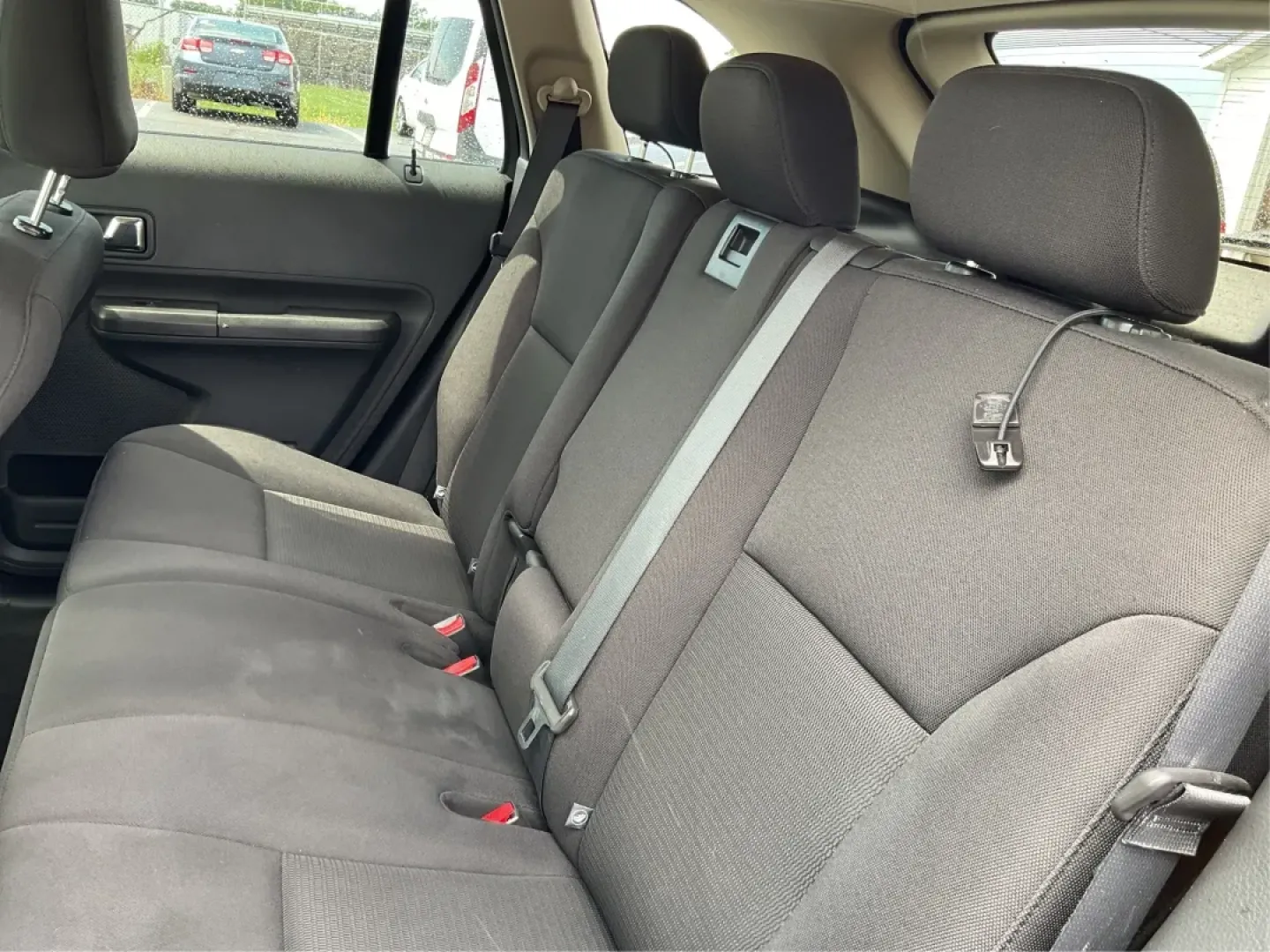 2010 Ford Edge SEL (2FMDK3JC4AB) with an Duratec 3.5L V-6 DOHC engine, located at 1230 East Main St, Xenia, OH, 45385, (937) 908-9800, 39.688026, -83.910172 - Are you ready to elevate your driving experience with a vehicle that fits your dynamic lifestyle? Whether you're embarking on an unforgettable family road trip, commuting to work, or simply running errands around Xenia, the 2010 Ford Edge SEL is the perfect companion for all your adventures. Availab - Photo#10