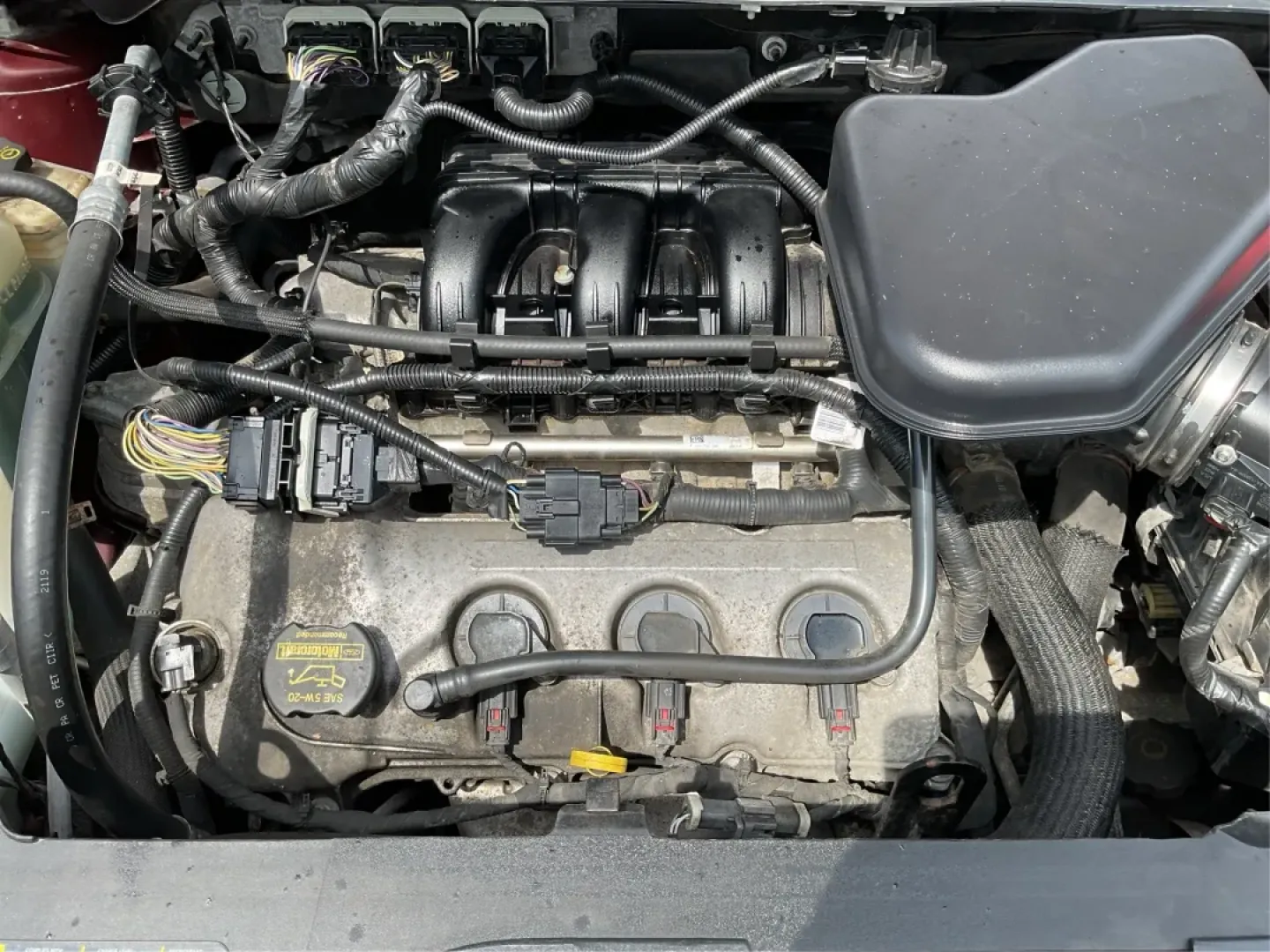 2010 Ford Edge SEL (2FMDK3JC4AB) with an Duratec 3.5L V-6 DOHC engine, located at 1230 East Main St, Xenia, OH, 45385, (937) 908-9800, 39.688026, -83.910172 - Are you ready to elevate your driving experience with a vehicle that fits your dynamic lifestyle? Whether you're embarking on an unforgettable family road trip, commuting to work, or simply running errands around Xenia, the 2010 Ford Edge SEL is the perfect companion for all your adventures. Availab - Photo#11