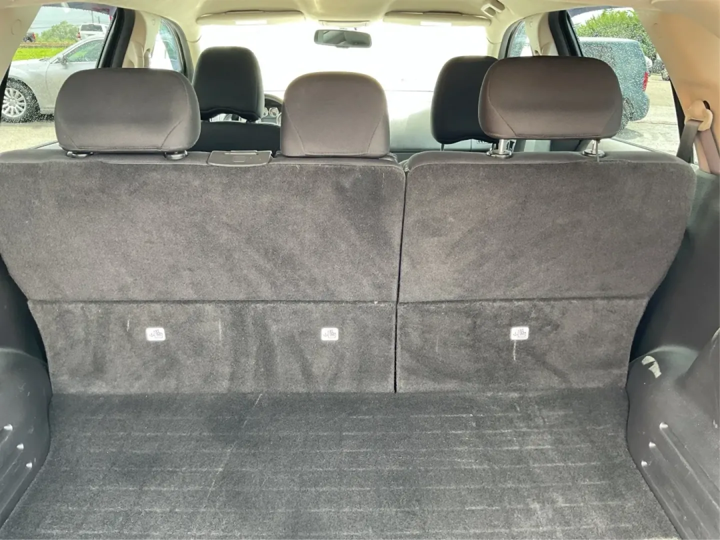 2010 Ford Edge SEL (2FMDK3JC4AB) with an Duratec 3.5L V-6 DOHC engine, located at 1230 East Main St, Xenia, OH, 45385, (937) 908-9800, 39.688026, -83.910172 - Are you ready to elevate your driving experience with a vehicle that fits your dynamic lifestyle? Whether you're embarking on an unforgettable family road trip, commuting to work, or simply running errands around Xenia, the 2010 Ford Edge SEL is the perfect companion for all your adventures. Availab - Photo#12