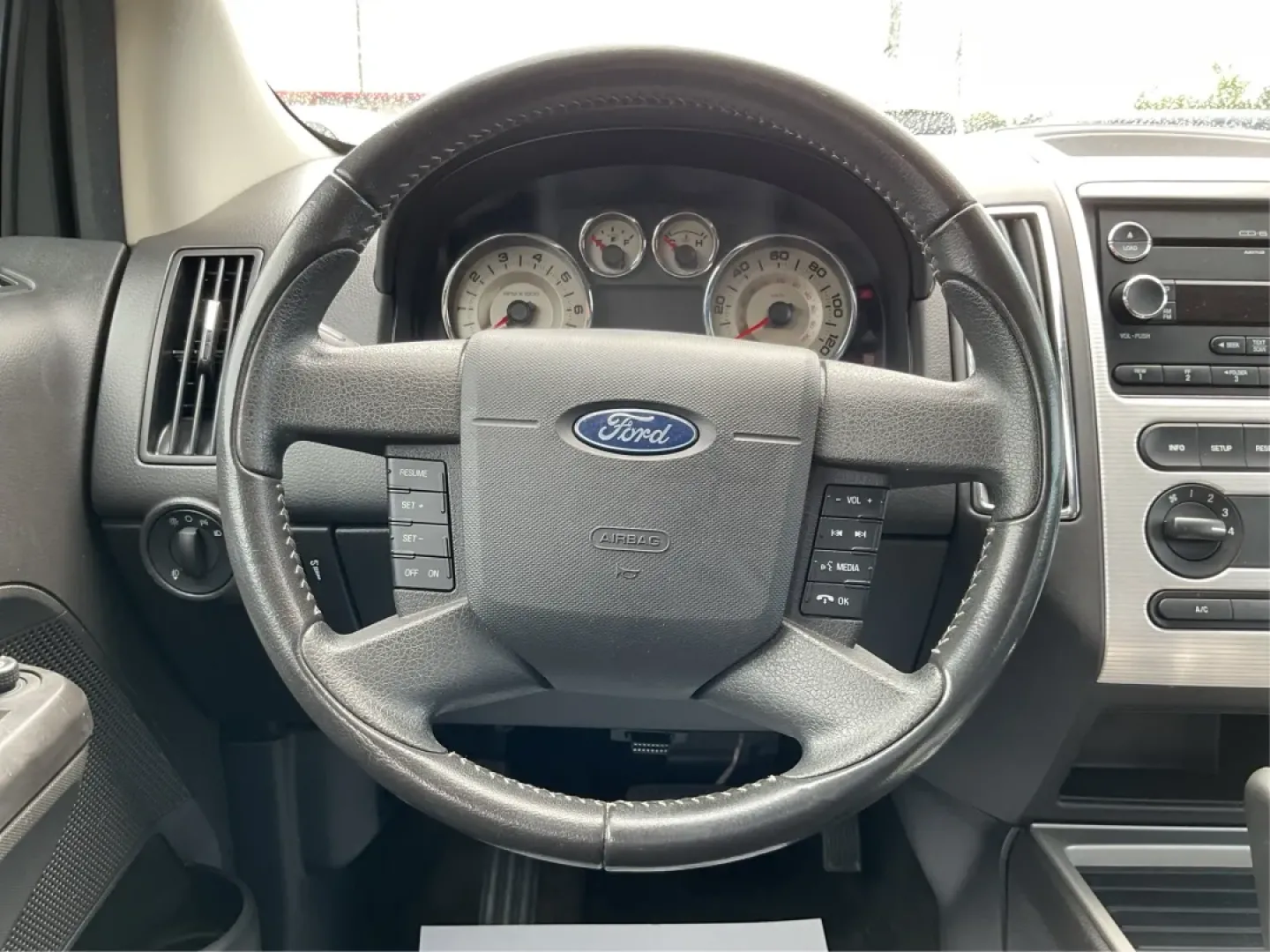 2010 Ford Edge SEL (2FMDK3JC4AB) with an Duratec 3.5L V-6 DOHC engine, located at 1230 East Main St, Xenia, OH, 45385, (937) 908-9800, 39.688026, -83.910172 - Are you ready to elevate your driving experience with a vehicle that fits your dynamic lifestyle? Whether you're embarking on an unforgettable family road trip, commuting to work, or simply running errands around Xenia, the 2010 Ford Edge SEL is the perfect companion for all your adventures. Availab - Photo#16