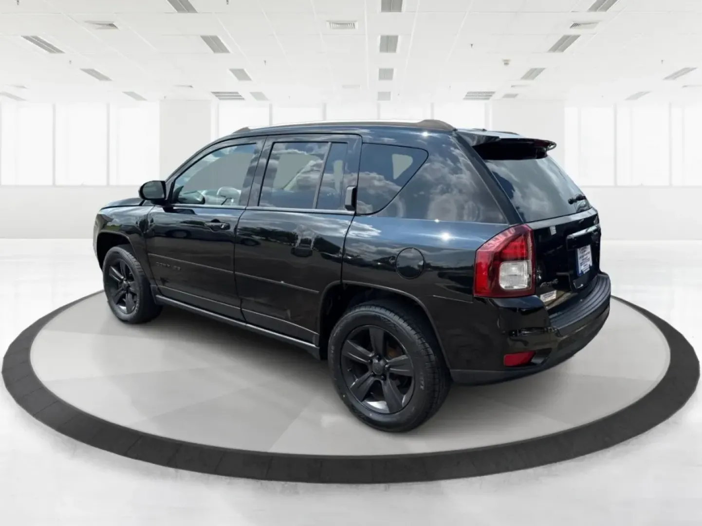 2016 Jeep Compass Sport (1C4NJDBB5GD) with an 2.4L I-4 DOHC engine, located at 1230 East Main St, Xenia, OH, 45385, (937) 908-9800, 39.688026, -83.910172 - **Adventure Awaits with this 2016 Jeep Compass Sport Perfect for Weekend Getaways!**<br /> <br /> Are you looking for a vehicle that combines style, functionality, and reliability for your next adventure? Look no further than this 2016 Jeep Compass Sport, available now at Advantage Car and Credit i - Photo#4