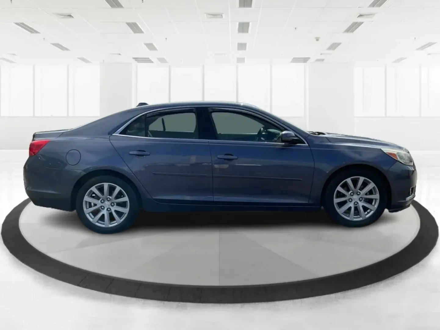 2013 Chevrolet Malibu 2LT (1G11E5SA7DF) with an ECOTEC 2.5L I-4 gasoline direct injection engine, located at 4508 South Dixie Dr, Moraine, OH, 45439, (937) 908-9800, 39.689976, -84.218452 - **Discover the 2013 Chevrolet Malibu 2LT Your Ideal Commuter Companion!**<br /> <br /> Are you seeking a reliable sedan that effortlessly combines comfort with style? Look no further! At Advantage Car and Credit in Moraine, OH, we present the 2013 Chevrolet Malibu 2LT, a perfect choice for daily co - Photo#1