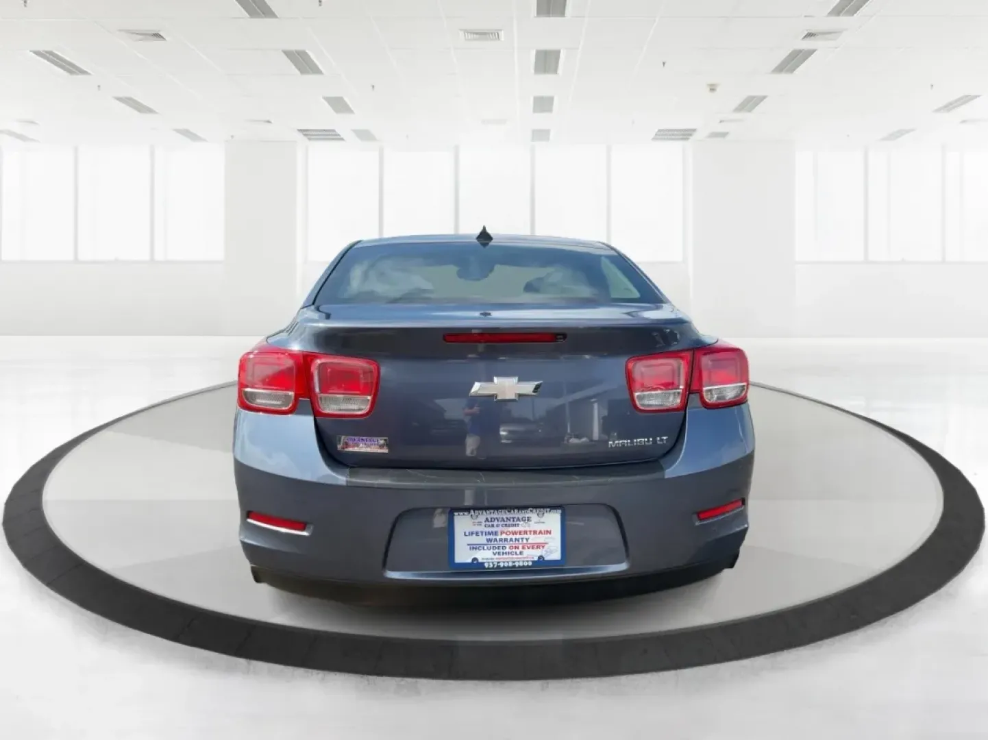 2013 Chevrolet Malibu 2LT (1G11E5SA7DF) with an ECOTEC 2.5L I-4 gasoline direct injection engine, located at 4508 South Dixie Dr, Moraine, OH, 45439, (937) 908-9800, 39.689976, -84.218452 - **Discover the 2013 Chevrolet Malibu 2LT Your Ideal Commuter Companion!**<br /> <br /> Are you seeking a reliable sedan that effortlessly combines comfort with style? Look no further! At Advantage Car and Credit in Moraine, OH, we present the 2013 Chevrolet Malibu 2LT, a perfect choice for daily co - Photo#3