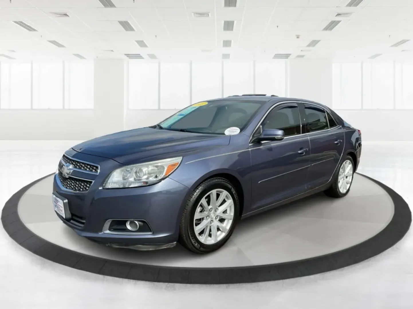2013 Chevrolet Malibu 2LT (1G11E5SA7DF) with an ECOTEC 2.5L I-4 gasoline direct injection engine, located at 4508 South Dixie Dr, Moraine, OH, 45439, (937) 908-9800, 39.689976, -84.218452 - **Discover the 2013 Chevrolet Malibu 2LT Your Ideal Commuter Companion!**<br /> <br /> Are you seeking a reliable sedan that effortlessly combines comfort with style? Look no further! At Advantage Car and Credit in Moraine, OH, we present the 2013 Chevrolet Malibu 2LT, a perfect choice for daily co - Photo#8