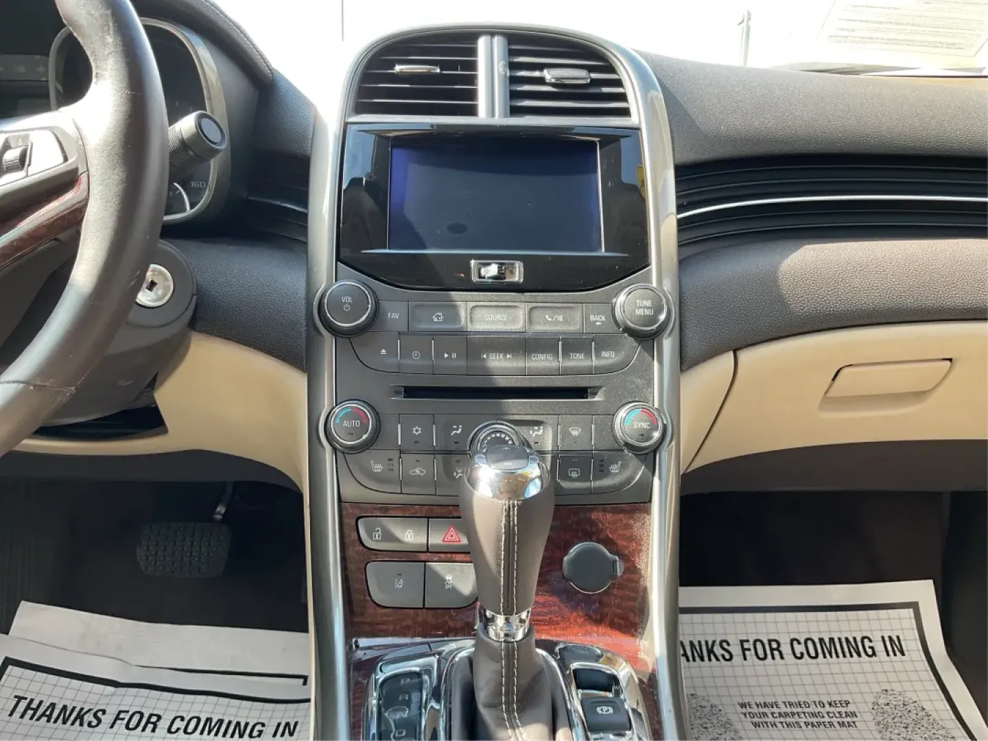 2013 Chevrolet Malibu 2LT (1G11E5SA7DF) with an ECOTEC 2.5L I-4 gasoline direct injection engine, located at 4508 South Dixie Dr, Moraine, OH, 45439, (937) 908-9800, 39.689976, -84.218452 - **Discover the 2013 Chevrolet Malibu 2LT Your Ideal Commuter Companion!**<br /> <br /> Are you seeking a reliable sedan that effortlessly combines comfort with style? Look no further! At Advantage Car and Credit in Moraine, OH, we present the 2013 Chevrolet Malibu 2LT, a perfect choice for daily co - Photo#13