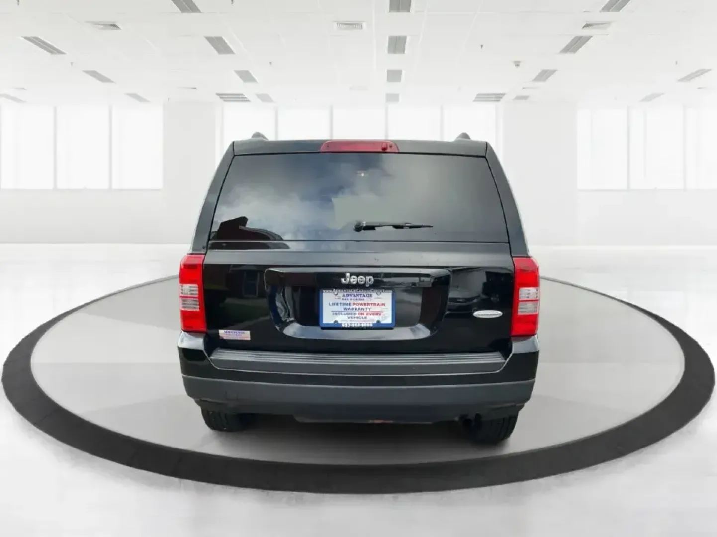 2014 Jeep Patriot Latitude (1C4NJPFA4ED) with an 2.0L L4 DOHC 16V engine, Automatic transmission, located at 880 E. National Road, Vandalia, OH, 45377, (937) 908-9800, 39.891918, -84.183594 - **Adventure Awaits with This 2014 Jeep Patriot Latitude at Advantage Car and Credit - Moraine!**<br /> <br /> Are you ready to embark on new adventures, whether it's a weekend getaway, a family road trip, or daily commutes? This 2014 Jeep Patriot Latitude is your perfect companion for all these scen - Photo#3