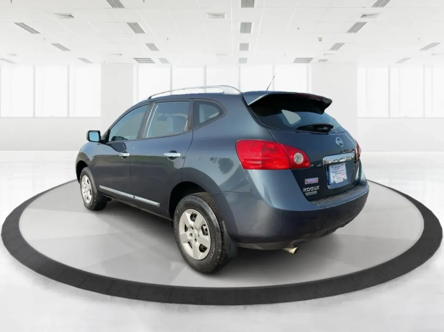 2015 Nissan Rogue S (JN8AS5MV3FW) with an 2.5L I-4 DOHC engine, located at 1099 N County Rd 25A, Troy, OH, 45373, (937) 908-9800, 40.057079, -84.212883 - **Adventure Awaits with the 2015 Nissan Rogue at Advantage Car and Credit - Troy!**<br /> <br /> Are you ready to take your family adventures to the next level? The 2015 Nissan Rogue, available now at Advantage Car and Credit in Troy, OH, is the perfect companion for growing families, long commutes, - Photo#4