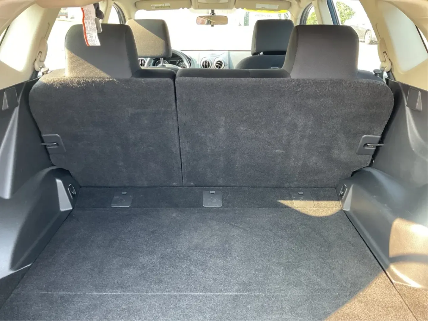 2015 Nissan Rogue S (JN8AS5MV3FW) with an 2.5L I-4 DOHC engine, located at 1099 N County Rd 25A, Troy, OH, 45373, (937) 908-9800, 40.057079, -84.212883 - **Adventure Awaits with the 2015 Nissan Rogue at Advantage Car and Credit - Troy!**<br /> <br /> Are you ready to take your family adventures to the next level? The 2015 Nissan Rogue, available now at Advantage Car and Credit in Troy, OH, is the perfect companion for growing families, long commutes, - Photo#12