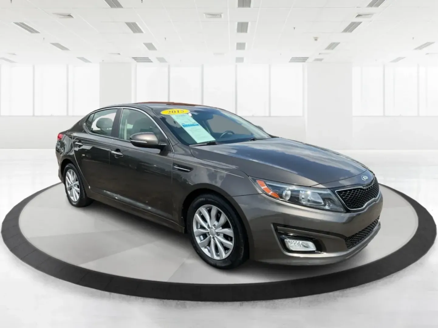 2015 Kia Optima EX (5XXGN4A70FG) with an Theta II 2.4L I-4 gasoline direct injection engine, located at 4508 South Dixie Dr, Moraine, OH, 45439, (937) 908-9800, 39.689976, -84.218452 - Embrace the open road with confidence and style in this stunning 2015 Kia Optima EX, available at Advantage Car and Credit - Piqua! Whether you're navigating daily commutes, embarking on weekend getaways, or shuttling your growing family, this sedan is designed to enhance every journey. With a sleek - Photo#0