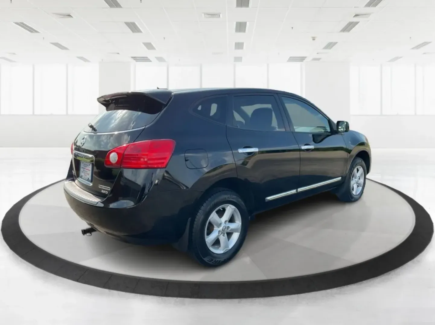 2013 Nissan Rogue S (JN8AS5MV0DW) with an 2.5L I-4 DOHC engine, located at 4508 South Dixie Dr, Moraine, OH, 45439, (937) 908-9800, 39.689976, -84.218452 - ### Explore the Perfect Family Adventure with the 2013 Nissan Rogue at Advantage Car and Credit - Moraine!<br /> <br /> Are you in the market for a versatile SUV that can handle both the daily grind and weekend getaways? Look no further than the 2013 Nissan Rogue, available now at Advantage Car and - Photo#2