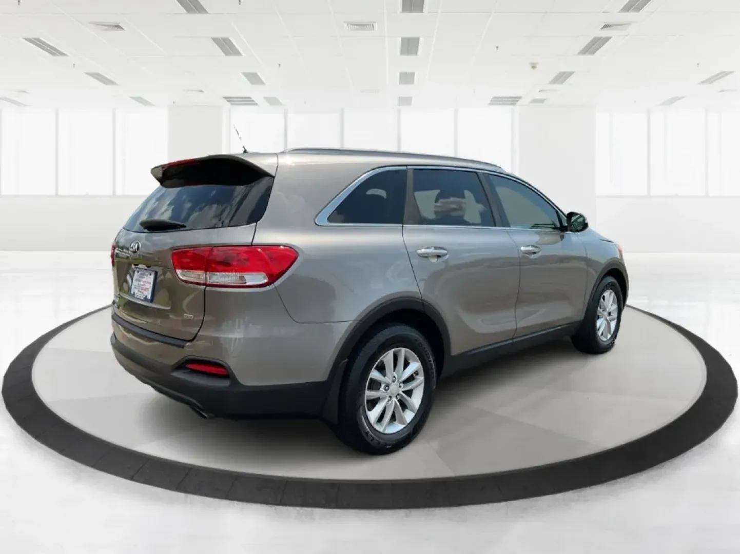 2016 Kia Sorento 2.4L LX (5XYPG4A34GG) with an 2.4L I-4 gasoline direct injection engine, located at 4508 South Dixie Dr, Moraine, OH, 45439, (937) 908-9800, 39.689976, -84.218452 - **Explore Life's Adventures with the 2016 Kia Sorento at Advantage Car and Credit - Riverside!**<br /> <br /> Are you ready to elevate your driving experience? The 2016 Kia Sorento is the perfect companion for families, adventurers, and daily commuters alike. This versatile SUV seamlessly blends com - Photo#2