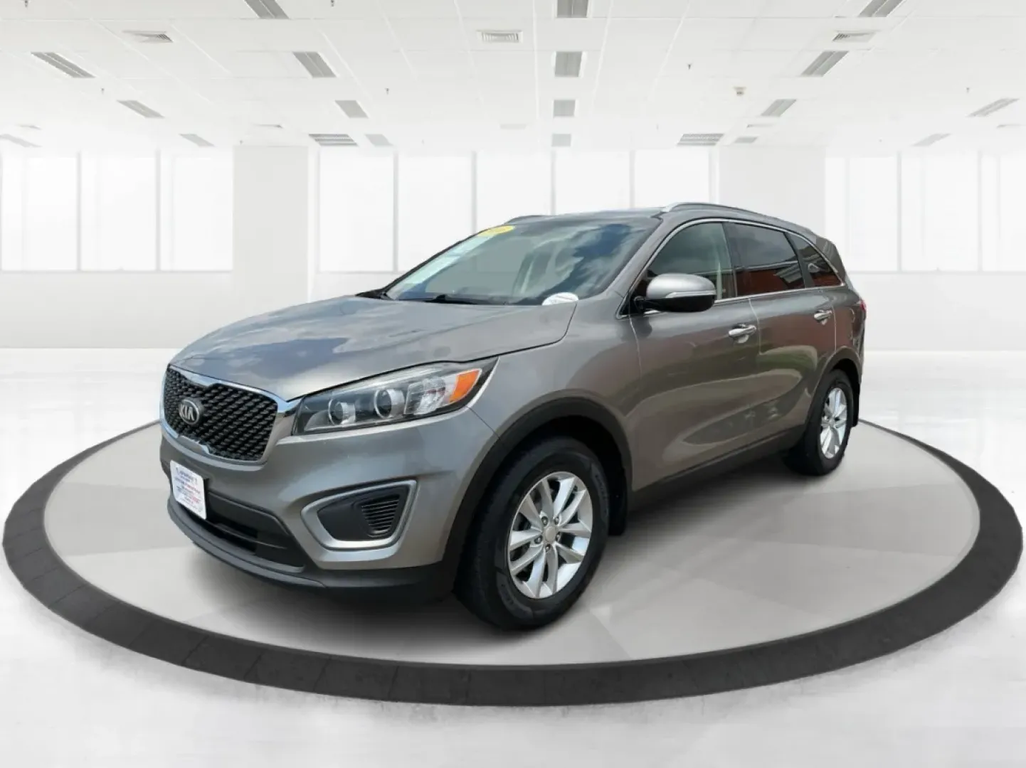 2016 Kia Sorento 2.4L LX (5XYPG4A34GG) with an 2.4L I-4 gasoline direct injection engine, located at 4508 South Dixie Dr, Moraine, OH, 45439, (937) 908-9800, 39.689976, -84.218452 - **Explore Life's Adventures with the 2016 Kia Sorento at Advantage Car and Credit - Riverside!**<br /> <br /> Are you ready to elevate your driving experience? The 2016 Kia Sorento is the perfect companion for families, adventurers, and daily commuters alike. This versatile SUV seamlessly blends com - Photo#8