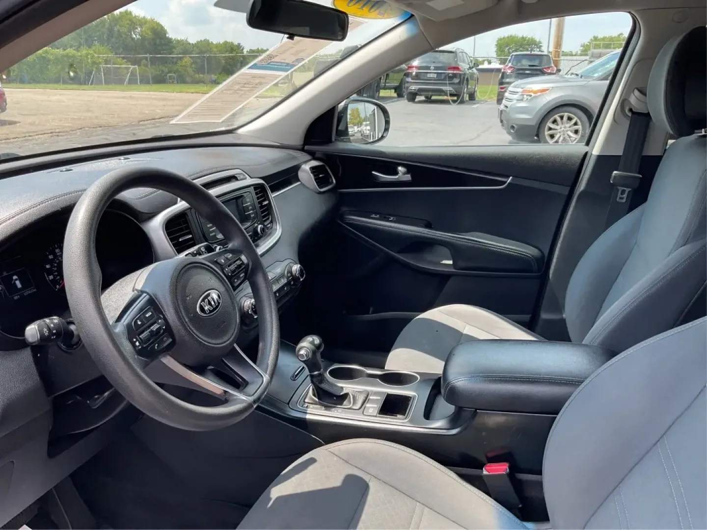 2016 Kia Sorento 2.4L LX (5XYPG4A34GG) with an 2.4L I-4 gasoline direct injection engine, located at 4508 South Dixie Dr, Moraine, OH, 45439, (937) 908-9800, 39.689976, -84.218452 - **Explore Life's Adventures with the 2016 Kia Sorento at Advantage Car and Credit - Riverside!**<br /> <br /> Are you ready to elevate your driving experience? The 2016 Kia Sorento is the perfect companion for families, adventurers, and daily commuters alike. This versatile SUV seamlessly blends com - Photo#9