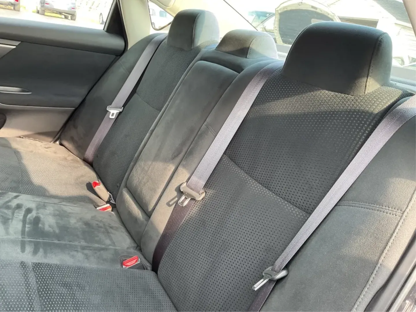 2015 Nissan Altima 2.5 SV (1N4AL3AP2FC) with an 2.5L I-4 DOHC engine, located at 1184 Kauffman Ave, Fairborn, OH, 45324, (937) 908-9800, 39.807072, -84.030914 - **Elevate Your Daily Drive with the 2015 Nissan Altima 2.5 SV at Advantage Car and Credit - Fairborn!**<br /> <br /> Are you searching for a reliable sedan that effortlessly blends style, comfort, and technology? Look no further than the 2015 Nissan Altima 2.5 SV available at Advantage Car and Credi - Photo#10