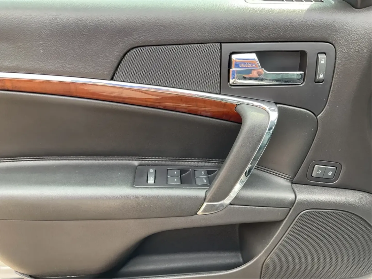 2011 Lincoln MKZ Base (3LNHL2GC8BR) with an Other engine, located at 1099 N County Rd 25A, Troy, OH, 45373, (937) 908-9800, 40.057079, -84.212883 - **Experience Luxury and Reliability with the 2011 Lincoln MKZ at Advantage Car and Credit**<br /> <br /> Are you in the market for a vehicle that combines sophistication with practicality? Look no further than the 2011 Lincoln MKZ available at Advantage Car and Credit in Fairborn, OH. This stunning - Photo#19