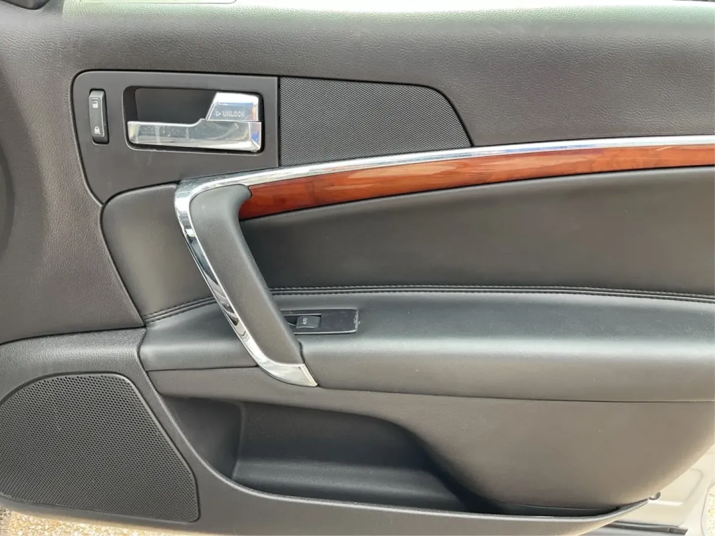 2011 Lincoln MKZ Base (3LNHL2GC8BR) with an Other engine, located at 1099 N County Rd 25A, Troy, OH, 45373, (937) 908-9800, 40.057079, -84.212883 - **Experience Luxury and Reliability with the 2011 Lincoln MKZ at Advantage Car and Credit**<br /> <br /> Are you in the market for a vehicle that combines sophistication with practicality? Look no further than the 2011 Lincoln MKZ available at Advantage Car and Credit in Fairborn, OH. This stunning - Photo#20