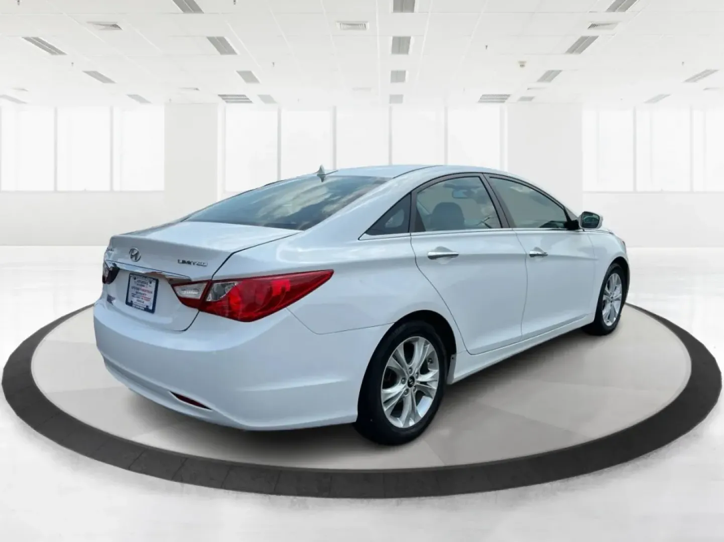 2011 Hyundai Sonata Limited (5NPEC4AC8BH) with an 2.4L I-4 gasoline direct injection engine, located at 1184 Kauffman Ave, Fairborn, OH, 45324, (937) 908-9800, 39.807072, -84.030914 - **Experience Comfort and Style with the 2011 Hyundai Sonata Limited - Perfect for Your Daily Commute or Weekend Getaway!**<br /> <br /> Looking for a reliable vehicle that seamlessly fits into your busy lifestyle? The 2011 Hyundai Sonata Limited is an excellent choice for those who want a perfect bl - Photo#2