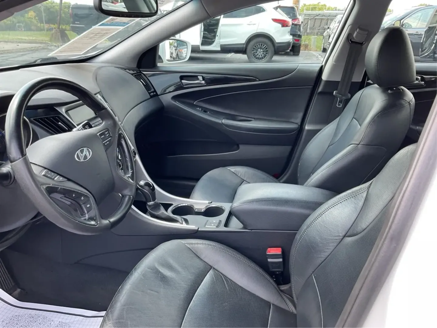 2011 Hyundai Sonata Limited (5NPEC4AC8BH) with an 2.4L I-4 gasoline direct injection engine, located at 1184 Kauffman Ave, Fairborn, OH, 45324, (937) 908-9800, 39.807072, -84.030914 - **Experience Comfort and Style with the 2011 Hyundai Sonata Limited - Perfect for Your Daily Commute or Weekend Getaway!**<br /> <br /> Looking for a reliable vehicle that seamlessly fits into your busy lifestyle? The 2011 Hyundai Sonata Limited is an excellent choice for those who want a perfect bl - Photo#9