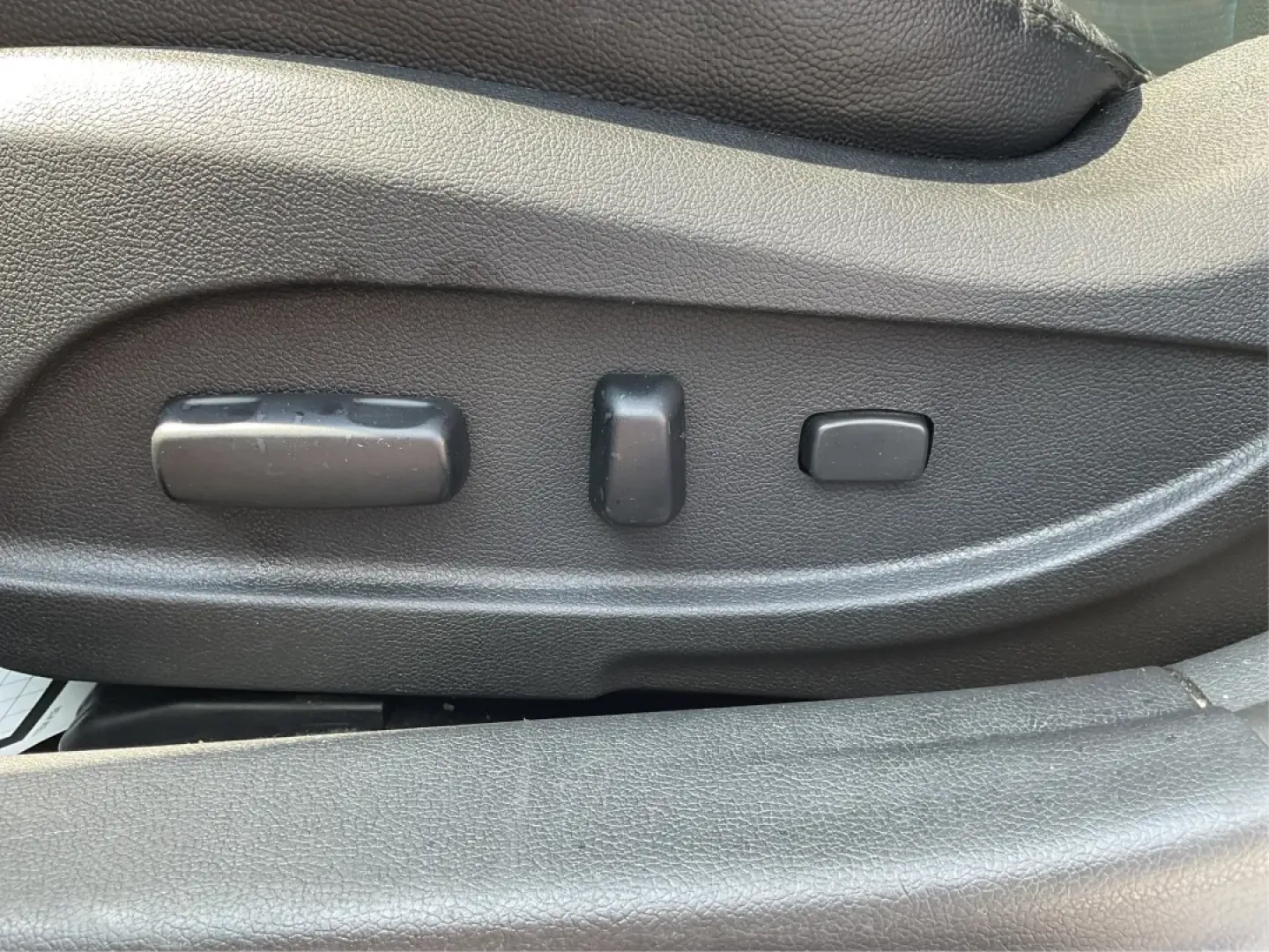 2011 Hyundai Sonata Limited (5NPEC4AC8BH) with an 2.4L I-4 gasoline direct injection engine, located at 1184 Kauffman Ave, Fairborn, OH, 45324, (937) 908-9800, 39.807072, -84.030914 - **Experience Comfort and Style with the 2011 Hyundai Sonata Limited - Perfect for Your Daily Commute or Weekend Getaway!**<br /> <br /> Looking for a reliable vehicle that seamlessly fits into your busy lifestyle? The 2011 Hyundai Sonata Limited is an excellent choice for those who want a perfect bl - Photo#17