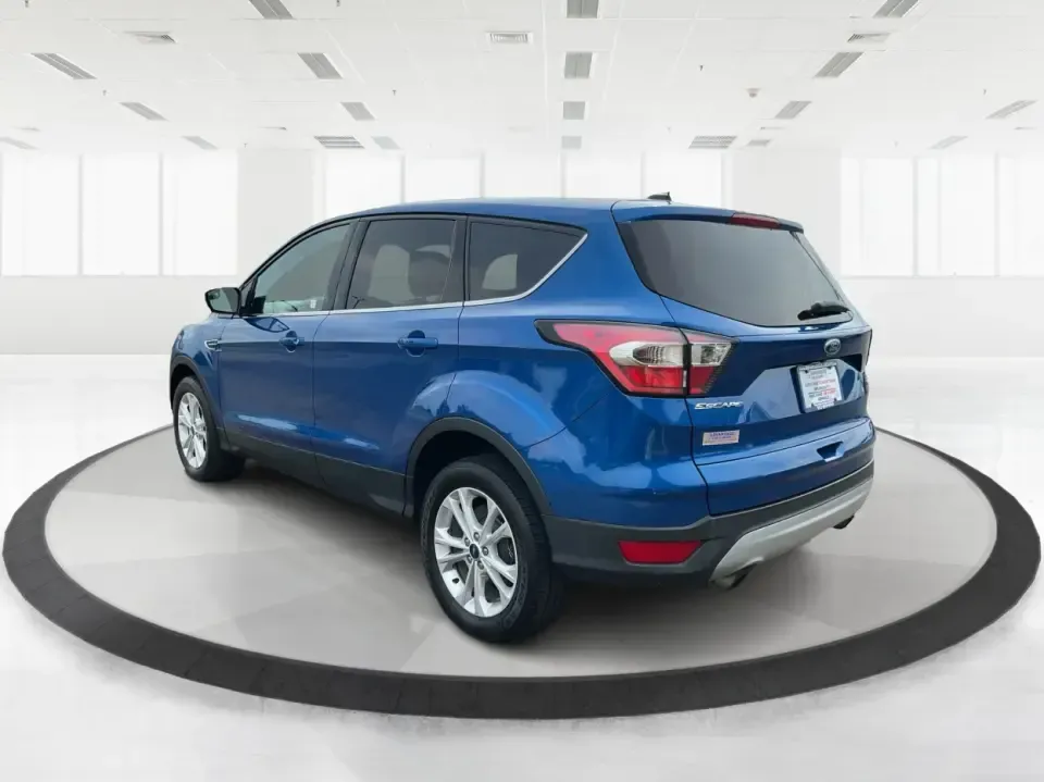 2017 Ford Escape (1FMCU9GD3HU) with an Other engine, located at 1230 East Main St, Xenia, OH, 45385, (937) 908-9800, 39.688026, -83.910172 - Are you searching for a reliable and stylish SUV that fits seamlessly into your busy lifestyle? Look no further than this stunning 2017 Ford Escape SE, available now at Advantage Car and Credit in Fairborn, OH. With its robust features and comfortable design, this vehicle is perfect for growing fami - Photo#4