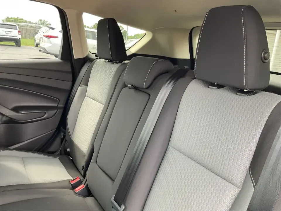 2017 Ford Escape (1FMCU9GD3HU) with an Other engine, located at 1230 East Main St, Xenia, OH, 45385, (937) 908-9800, 39.688026, -83.910172 - Are you searching for a reliable and stylish SUV that fits seamlessly into your busy lifestyle? Look no further than this stunning 2017 Ford Escape SE, available now at Advantage Car and Credit in Fairborn, OH. With its robust features and comfortable design, this vehicle is perfect for growing fami - Photo#10