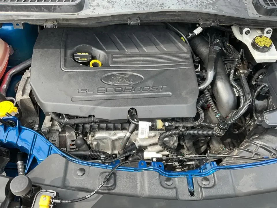 2017 Ford Escape (1FMCU9GD3HU) with an Other engine, located at 1230 East Main St, Xenia, OH, 45385, (937) 908-9800, 39.688026, -83.910172 - Are you searching for a reliable and stylish SUV that fits seamlessly into your busy lifestyle? Look no further than this stunning 2017 Ford Escape SE, available now at Advantage Car and Credit in Fairborn, OH. With its robust features and comfortable design, this vehicle is perfect for growing fami - Photo#11