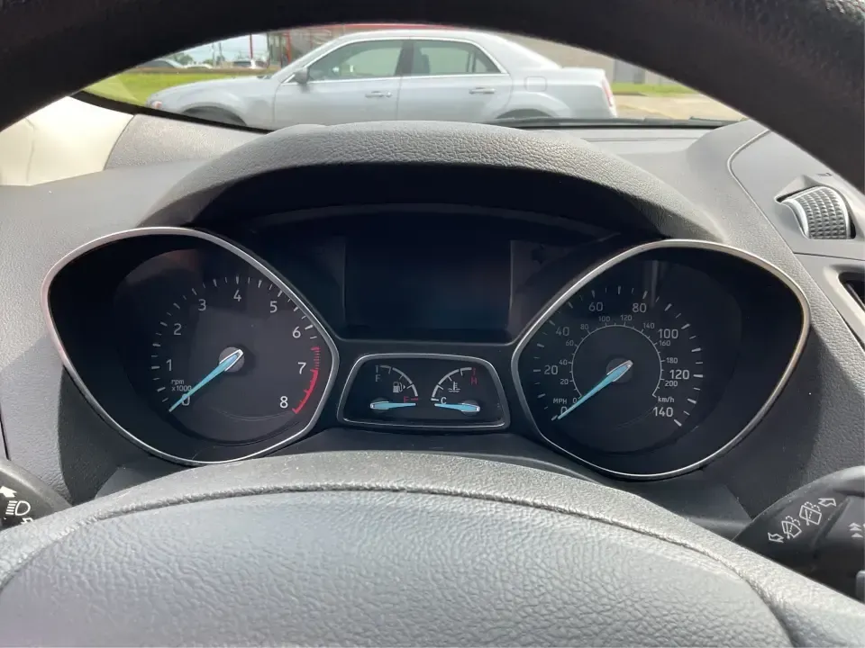 2017 Ford Escape (1FMCU9GD3HU) with an Other engine, located at 1230 East Main St, Xenia, OH, 45385, (937) 908-9800, 39.688026, -83.910172 - Are you searching for a reliable and stylish SUV that fits seamlessly into your busy lifestyle? Look no further than this stunning 2017 Ford Escape SE, available now at Advantage Car and Credit in Fairborn, OH. With its robust features and comfortable design, this vehicle is perfect for growing fami - Photo#15