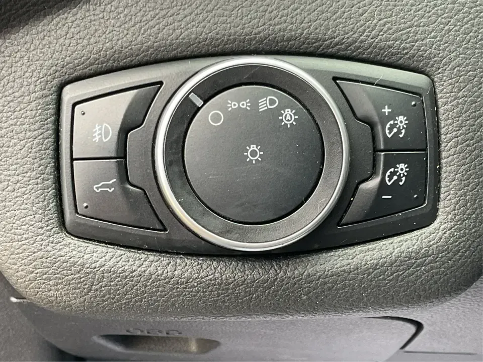 2017 Ford Escape (1FMCU9GD3HU) with an Other engine, located at 1230 East Main St, Xenia, OH, 45385, (937) 908-9800, 39.688026, -83.910172 - Are you searching for a reliable and stylish SUV that fits seamlessly into your busy lifestyle? Look no further than this stunning 2017 Ford Escape SE, available now at Advantage Car and Credit in Fairborn, OH. With its robust features and comfortable design, this vehicle is perfect for growing fami - Photo#17