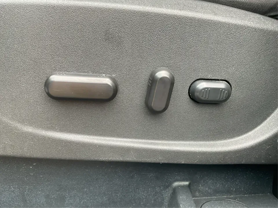 2017 Ford Escape (1FMCU9GD3HU) with an Other engine, located at 1230 East Main St, Xenia, OH, 45385, (937) 908-9800, 39.688026, -83.910172 - Are you searching for a reliable and stylish SUV that fits seamlessly into your busy lifestyle? Look no further than this stunning 2017 Ford Escape SE, available now at Advantage Car and Credit in Fairborn, OH. With its robust features and comfortable design, this vehicle is perfect for growing fami - Photo#18