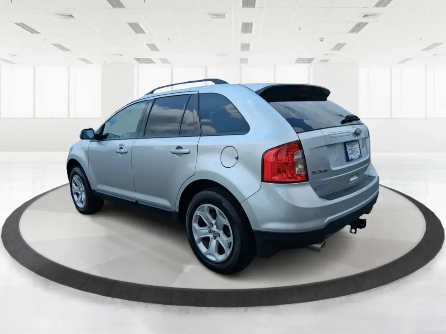 2013 Ford Edge SEL (2FMDK4JC3DB) with an 3.5L V-6 DOHC engine, located at 4508 South Dixie Dr, Moraine, OH, 45439, (937) 908-9800, 39.689976, -84.218452 - **Adventure Awaits with the 2013 Ford Edge SEL at Advantage Car and Credit!**<br /> <br /> If you're searching for a versatile SUV that's perfect for weekend getaways or daily commutes, look no further than this stunning 2013 Ford Edge SEL, now available at Advantage Car and Credit in Fairborn, OH. - Photo#4