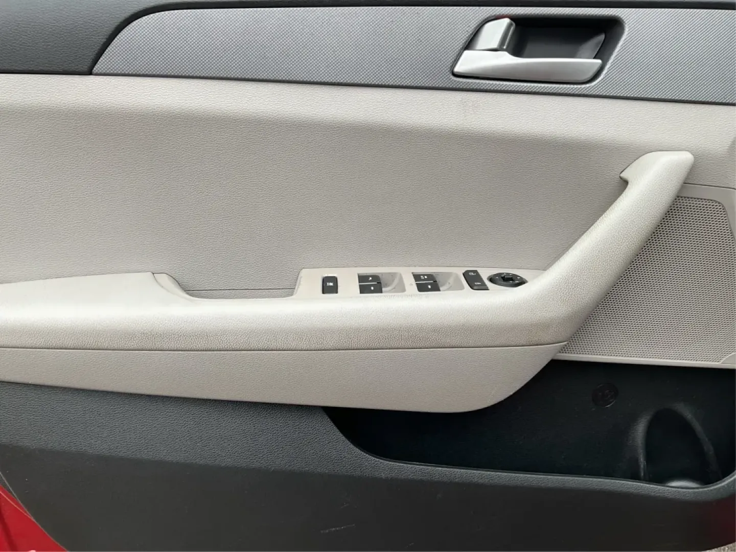 2017 Hyundai Sonata Base/SE (5NPE24AF8HH) with an Other engine, located at 1184 Kauffman Ave, Fairborn, OH, 45324, (937) 908-9800, 39.807072, -84.030914 - **Discover Your Next Adventure with the 2017 Hyundai Sonata at Advantage Car and Credit!**<br /> <br /> Are you in the market for a reliable sedan that effortlessly combines comfort, style, and functionality? Look no further than the 2017 Hyundai Sonata, available now at Advantage Car and Credit in - Photo#17