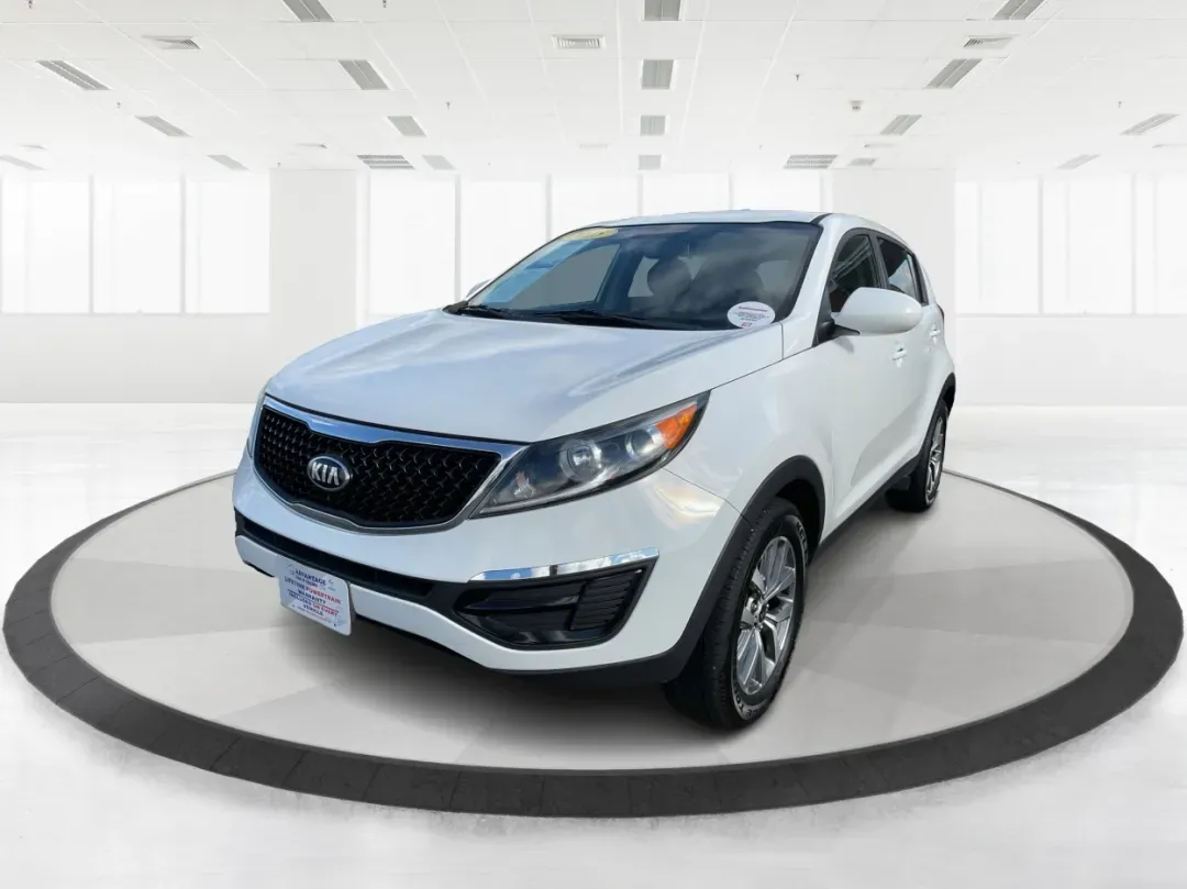 2015 Kia Sportage LX (KNDPB3AC1F7) with an Other engine, located at 4508 South Dixie Dr, Moraine, OH, 45439, (937) 908-9800, 39.689976, -84.218452 - Are you looking for a versatile vehicle that can handle your family's daily adventures while also being budget-friendly? Look no further than this 2015 Kia Sportage LX, now available at Advantage Car and Credit in Fairborn, OH. This stylish crossover SUV is perfect for growing families, weekend geta - Photo#7