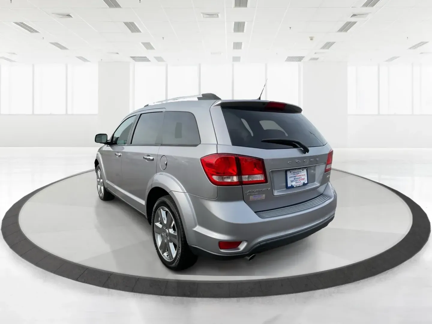 2017 Dodge Journey SXT AWD (3C4PDDBG9HT) with an Pentastar 3.6L V-6 DOHC engine, located at 1184 Kauffman Ave, Fairborn, OH, 45324, (937) 908-9800, 39.807072, -84.030914 - ### Explore New Adventures with the 2017 Dodge Journey SXT AWD at Advantage Car and Credit<br /> <br /> Looking for an SUV that can keep up with your dynamic lifestyle? The 2017 Dodge Journey SXT AWD is the perfect companion for growing families, weekend adventurers, and daily commuters alike. With - Photo#4